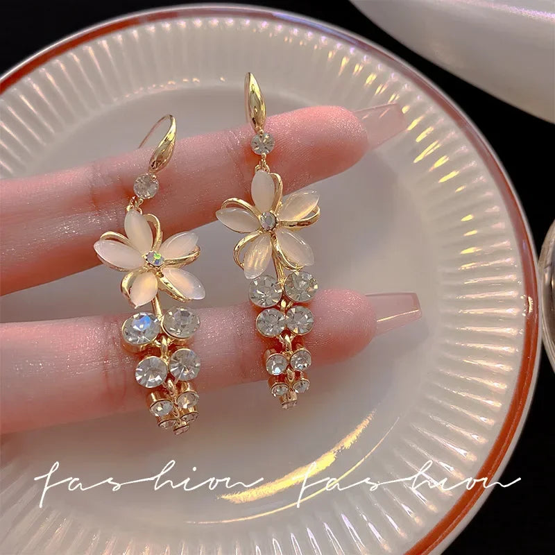 Light Luxury Retro Syle New French Flower Earrings For Women Rhinestone Long Tassel Zircon Earring Girls Party Jewelry 2023 New